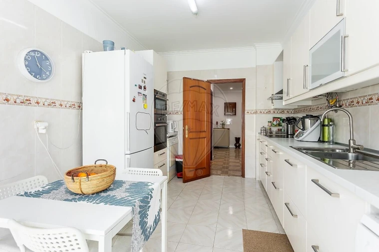 Apartamento T3 para Venda em Agualva e Mira-Sintra Foto 3