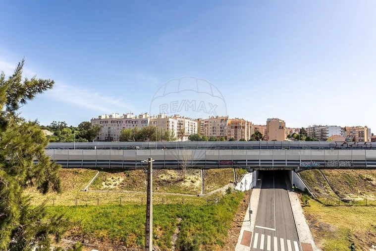 Apartamento T3 para Venda em Agualva e Mira-Sintra Foto 23