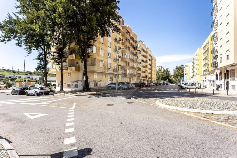 Apartamento T3 para Venda em Agualva e Mira-Sintra Foto 29