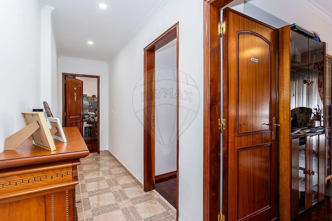 Apartamento T3 para Venda em Agualva e Mira-Sintra Foto 17
