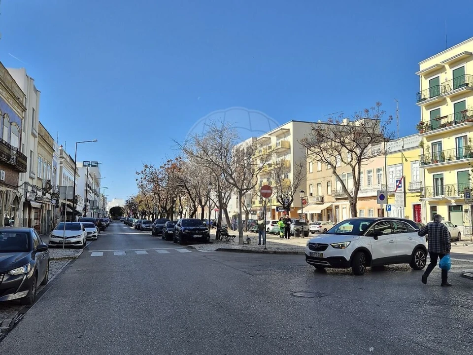 Prédio para Venda em Olhão Foto 14