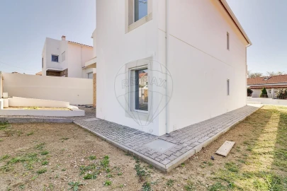 Moradia T3 para Venda em São João das Lampas e Terrugem