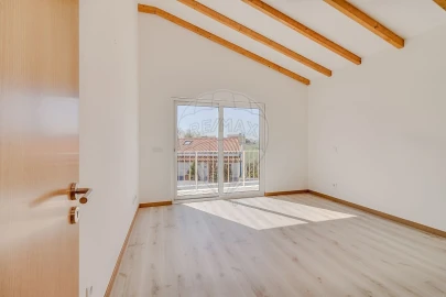 Moradia T3 para Venda em São João das Lampas e Terrugem