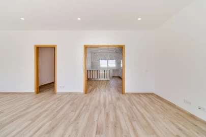 Moradia T3 para Venda em São João das Lampas e Terrugem