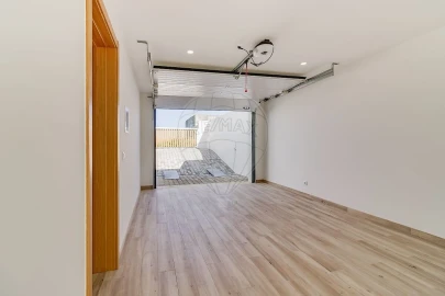 Moradia T3 para Venda em São João das Lampas e Terrugem