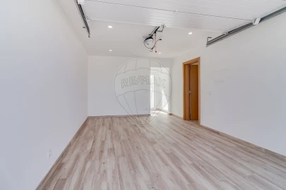 Moradia T3 para Venda em São João das Lampas e Terrugem