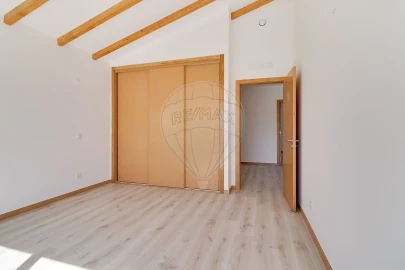 Moradia T3 para Venda em São João das Lampas e Terrugem