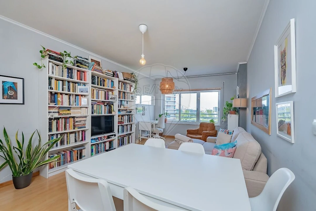 Apartamento T2 para Venda em Alvalade Foto 2