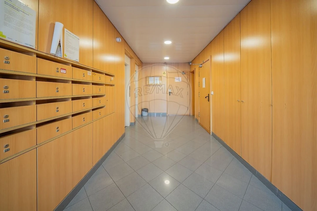 Apartamento T2 para Venda em Alvalade Foto 24