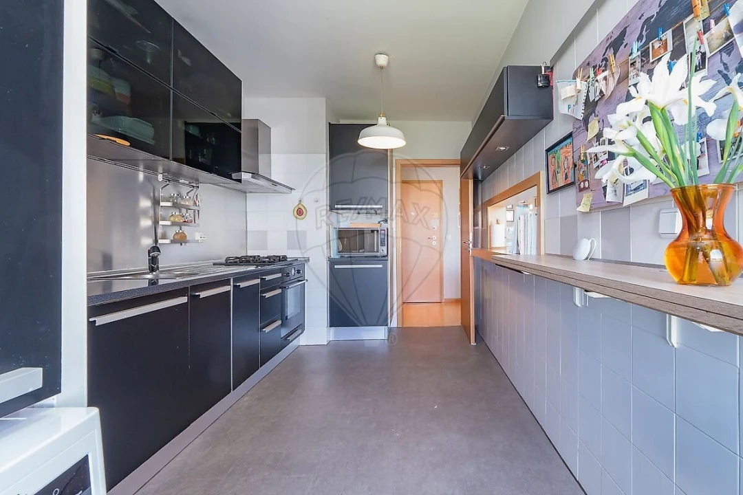 Apartamento T2 para Venda em Alvalade Foto 10