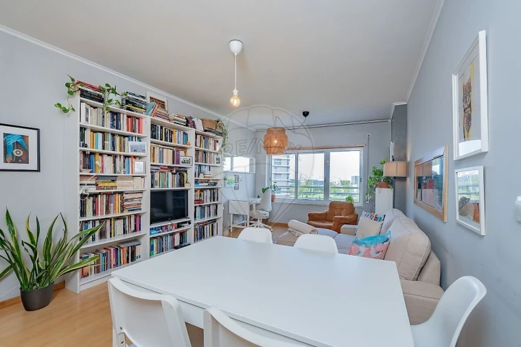 Apartamento T2 para Venda em Alvalade Foto 2