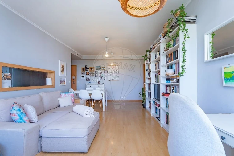 Apartamento T2 para Venda em Alvalade Foto 3