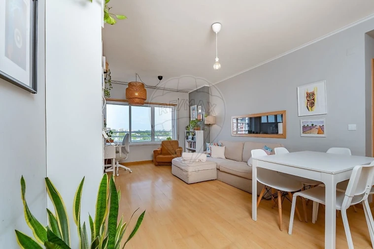 Apartamento T2 para Venda em Alvalade Foto 6