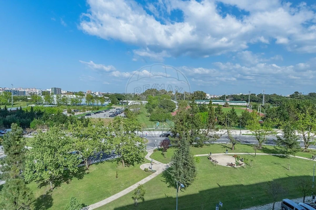 Apartamento T2 para Venda em Alvalade Foto 5