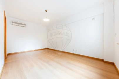 Apartamento T1 para Venda em Lumiar