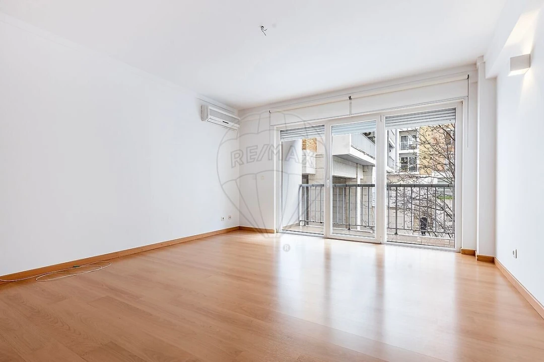 Apartamento T1 para Venda em Lumiar Foto 4