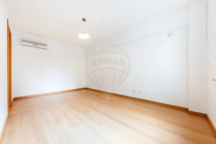 Apartamento T1 para Venda em Lumiar Foto 19