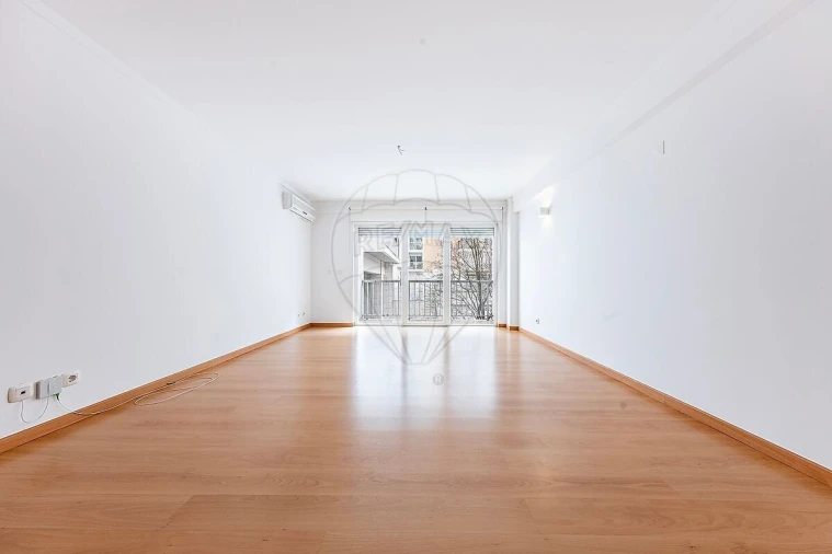 Apartamento T1 para Venda em Lumiar Foto 3