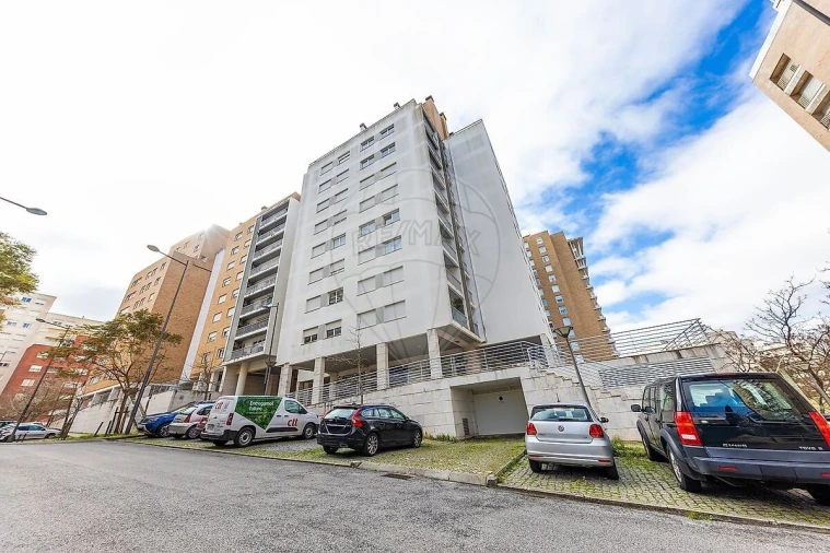 Apartamento T1 para Venda em Lumiar Foto 26