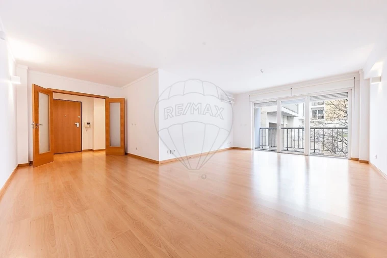 Apartamento T1 para Venda em Lumiar Foto 5