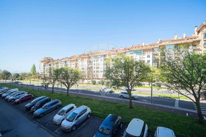 Loja para Arrendamento em Queluz e Belas