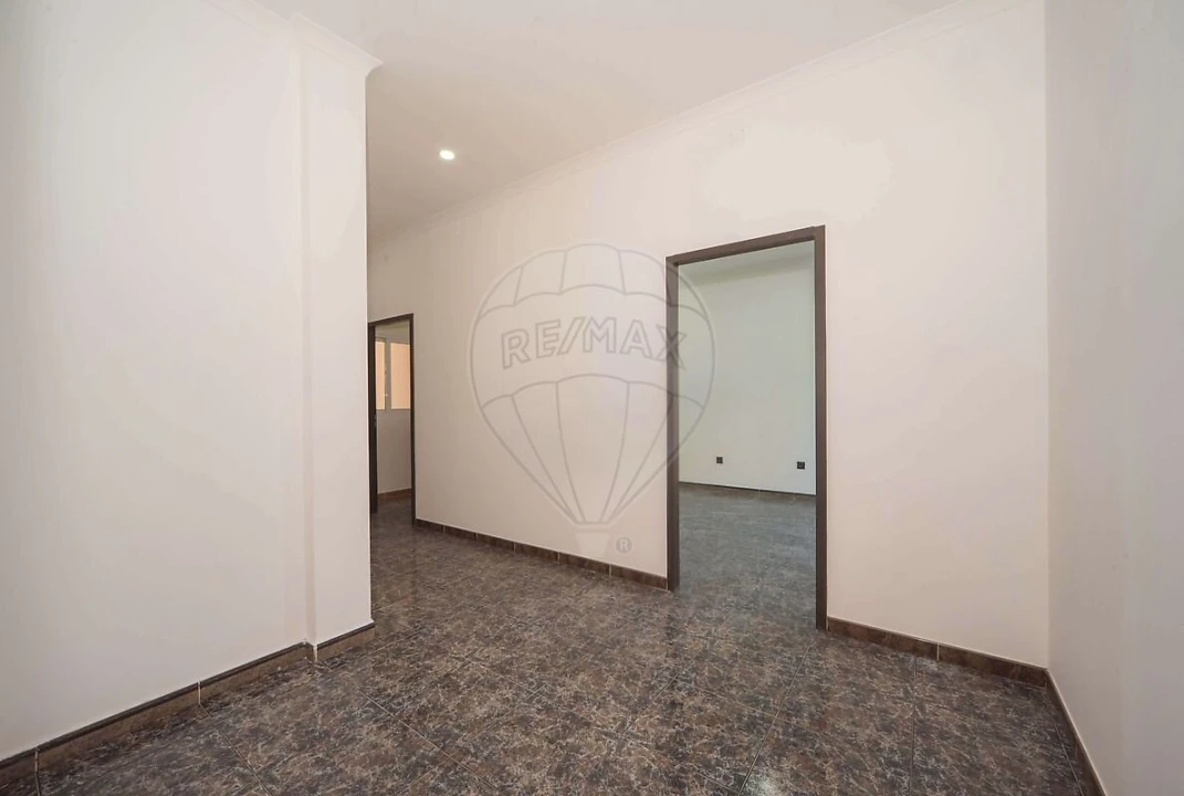 Loja para Arrendamento em Queluz e Belas Foto 10