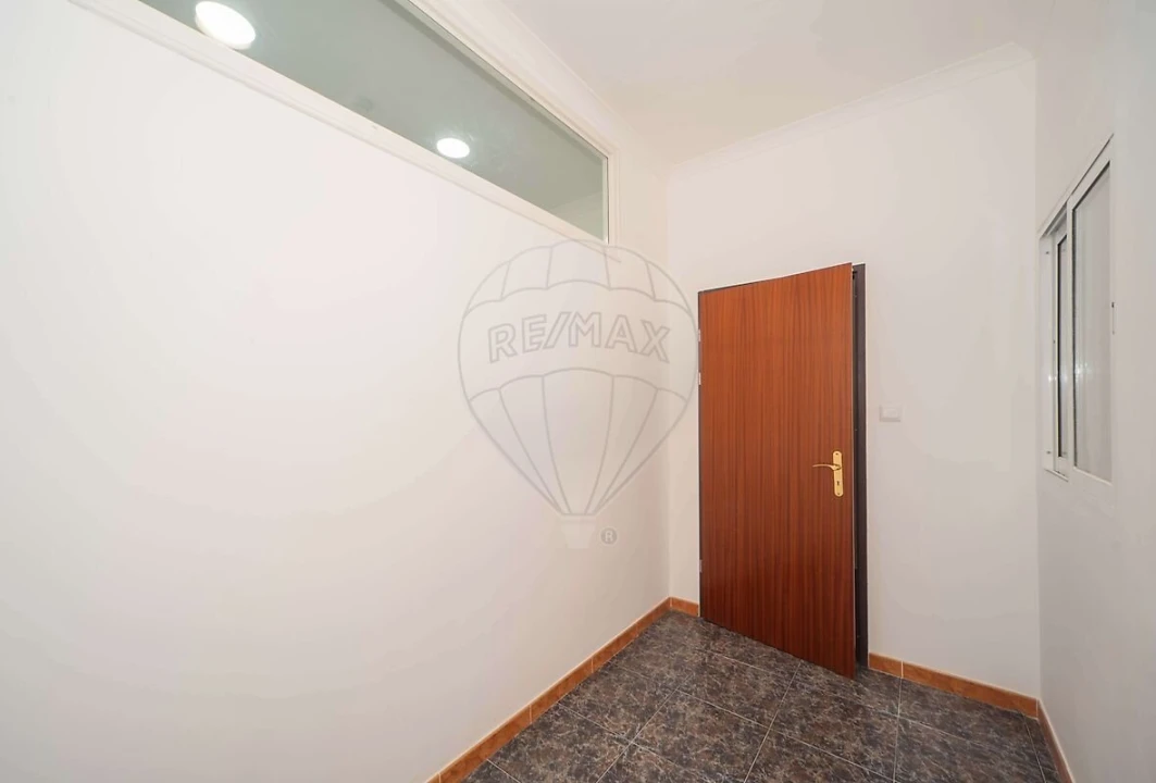 Loja para Arrendamento em Queluz e Belas Foto 8