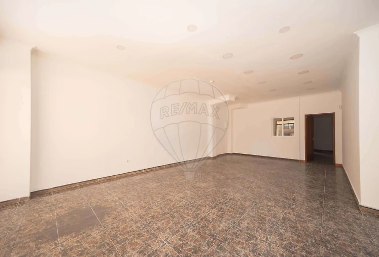 Loja para Arrendamento em Queluz e Belas Foto 7