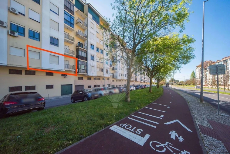 Loja para Arrendamento em Queluz e Belas Foto 23