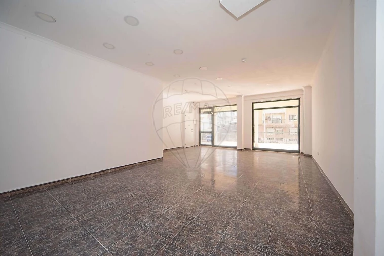 Loja para Arrendamento em Queluz e Belas Foto 6