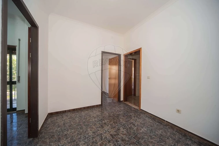 Loja para Arrendamento em Queluz e Belas Foto 14