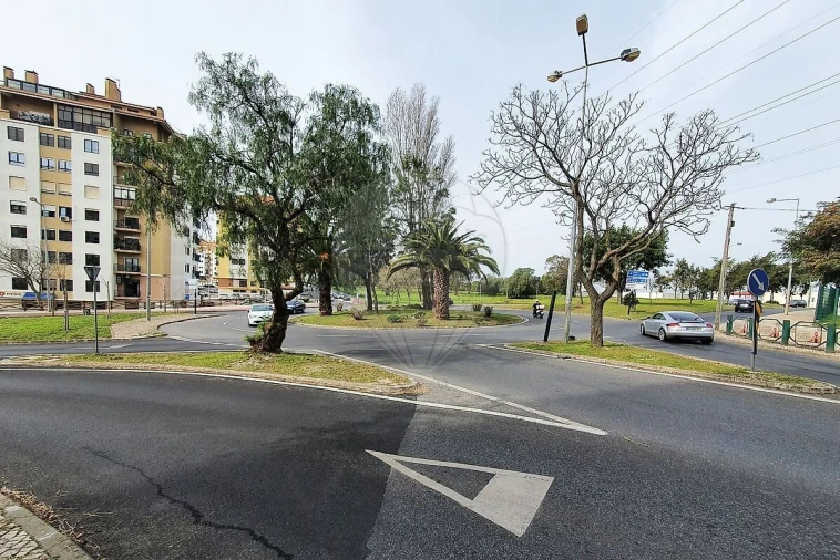 Loja para Arrendamento em Queluz e Belas Foto 25