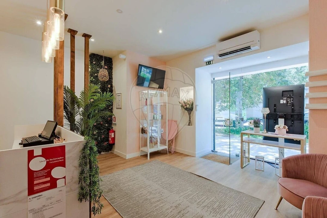 Loja para Arrendamento em Areeiro Foto 8