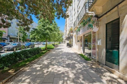 Loja para Arrendamento em Areeiro