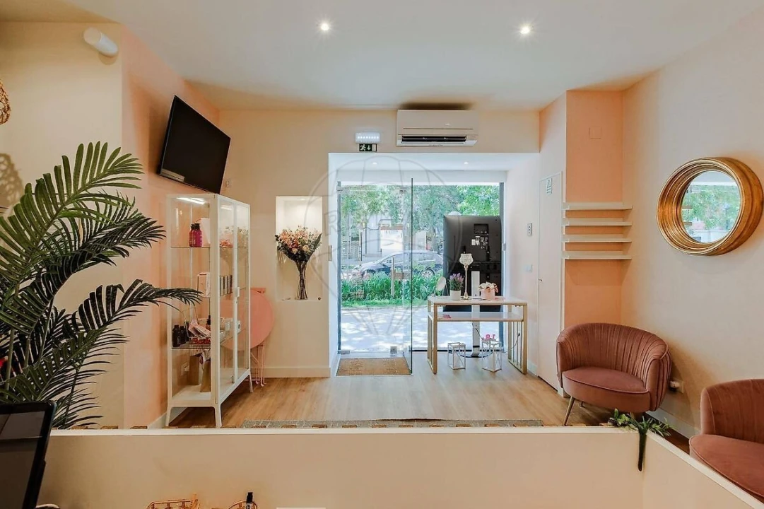 Loja para Arrendamento em Areeiro Foto 7