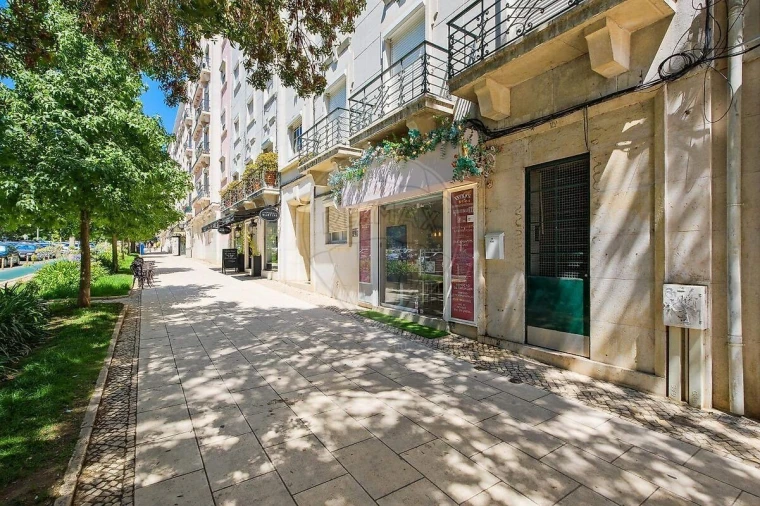 Loja para Arrendamento em Areeiro Foto 28