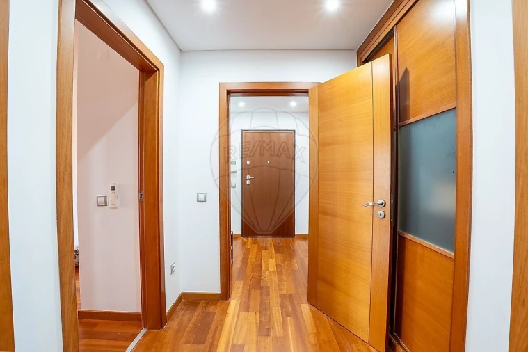 Apartamento T3 para Venda em Seixal, Arrentela e Aldeia de Paio Pires Foto 2