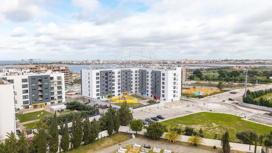 Apartamento T3 para Venda em Seixal, Arrentela e Aldeia de Paio Pires Foto 40