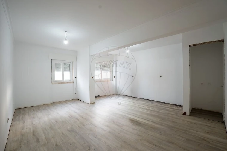 Apartamento T2 para Venda em Cacém e São Marcos Foto 3