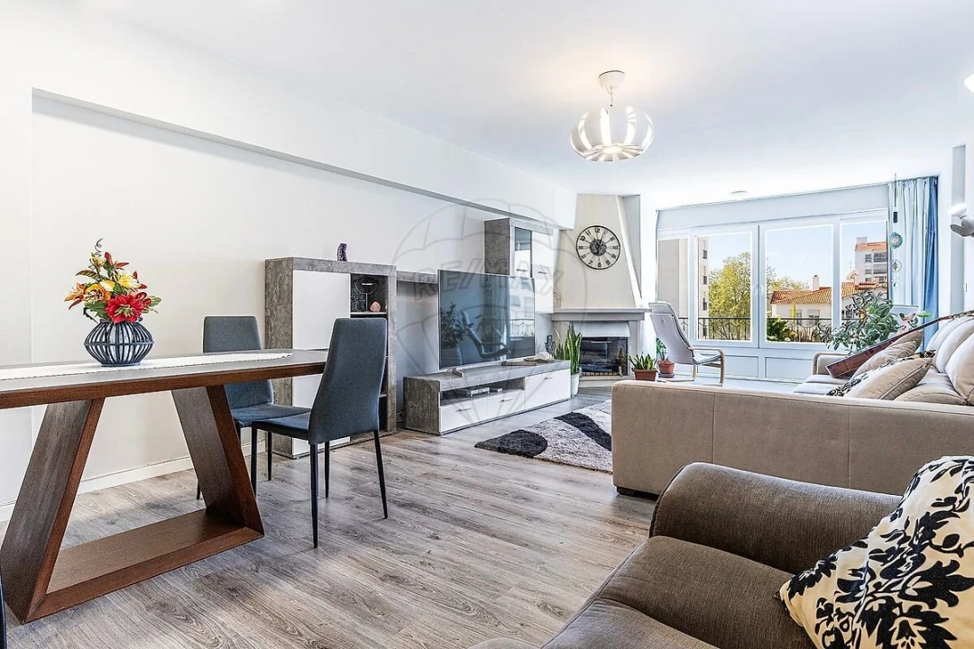 Apartamento T3 para Venda em Alcabideche Foto 5