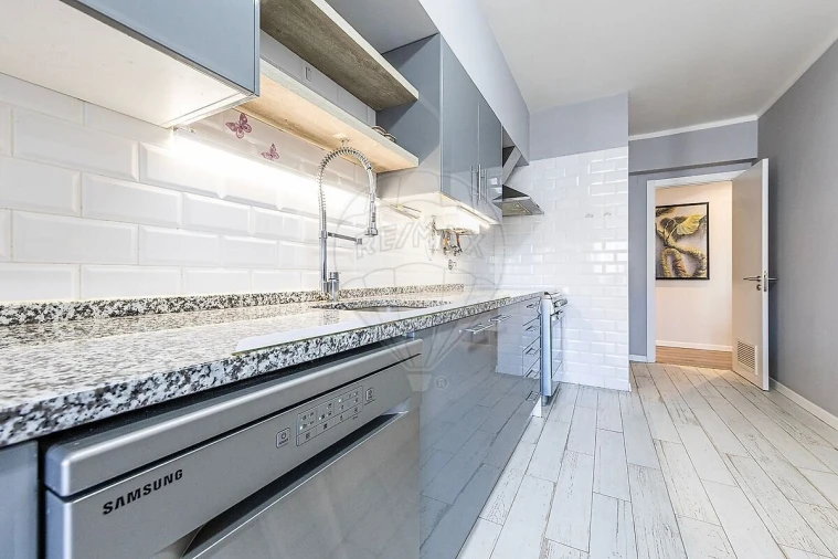 Apartamento T3 para Venda em Alcabideche Foto 8