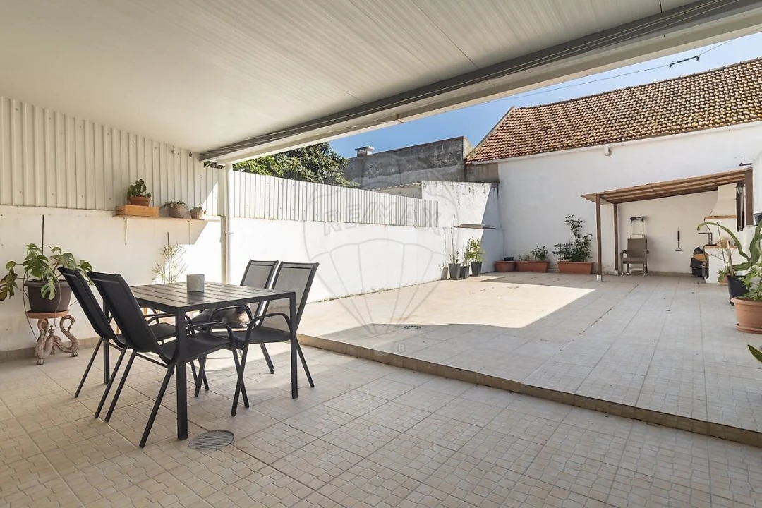 Apartamento T2 para Venda em Baixa da Banheira e Vale da Amoreira Foto 1