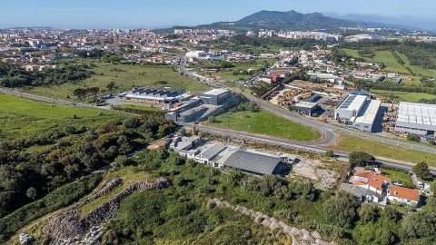 Terreno para Venda em Algueirão-Mem Martins
