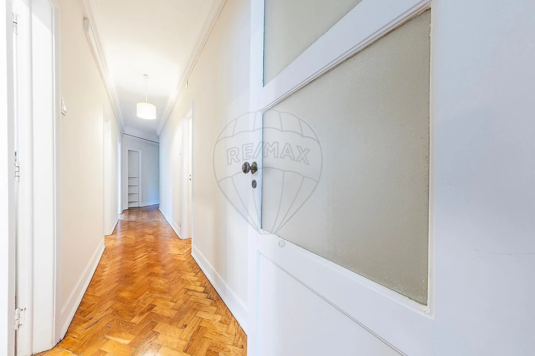 Apartamento T4 para Venda em Avenidas Novas Foto 9