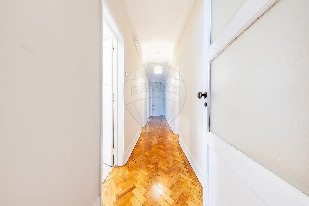 Apartamento T4 para Venda em Avenidas Novas Foto 7