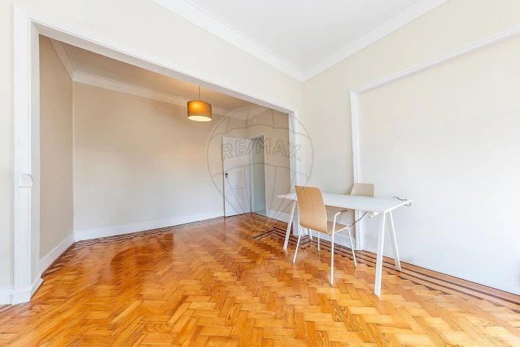 Apartamento T4 para Venda em Avenidas Novas Foto 3