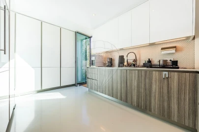 Moradia T5 para Venda em Santa Maria e São Miguel, São Martinho, São Pedro Penaferrim