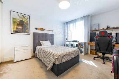 Moradia T5 para Venda em Santa Maria e São Miguel, São Martinho, São Pedro Penaferrim