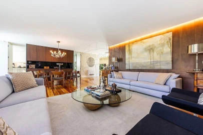 Moradia T5 para Venda em Santa Maria e São Miguel, São Martinho, São Pedro Penaferrim