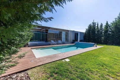 Moradia T5 para Venda em Santa Maria e São Miguel, São Martinho, São Pedro Penaferrim